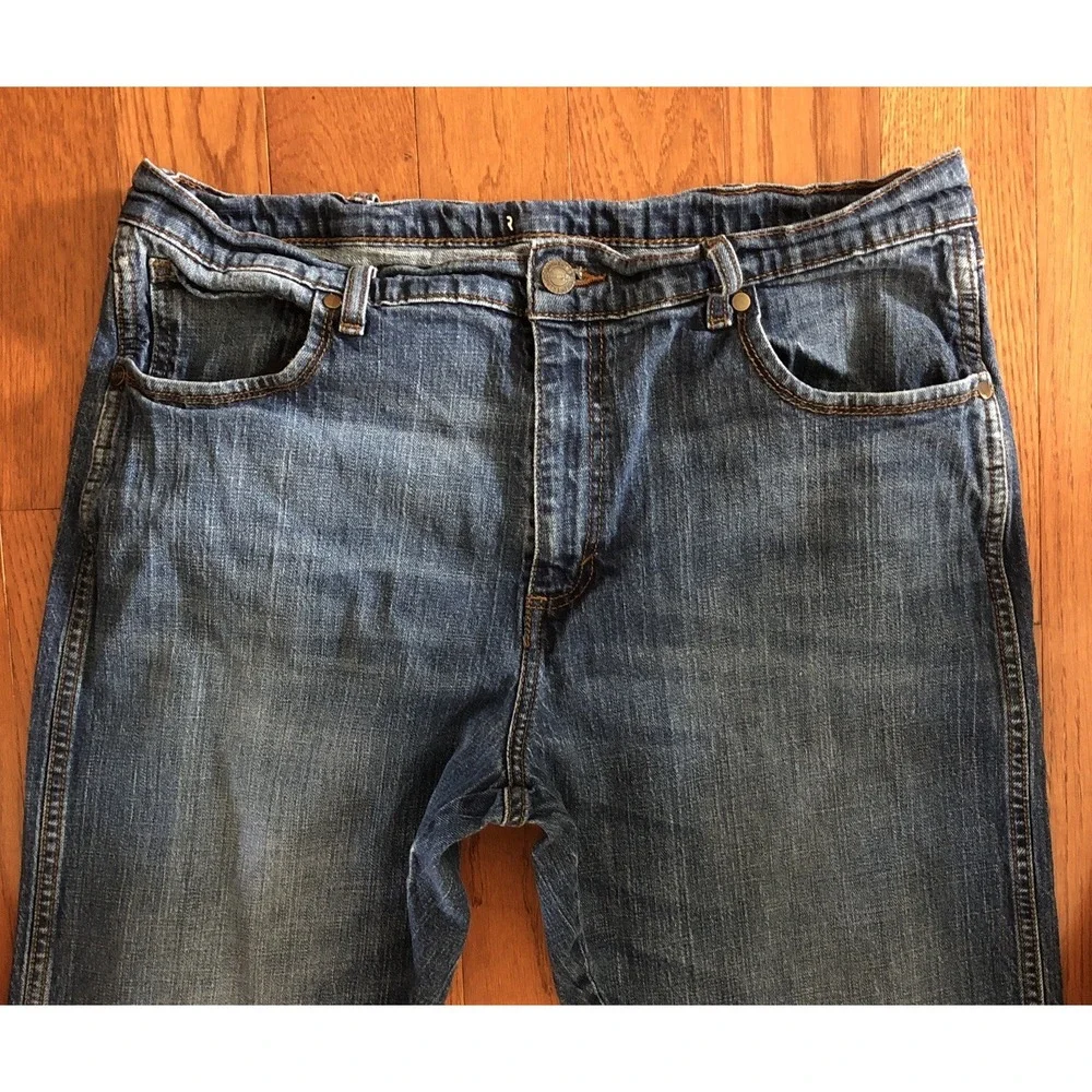 WRT20JH Wrangler Men's Retro Relaxed Boot Cut Jean - Jackson Hole 38x32 Measured